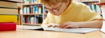 В каком возрасте начинать учить ребенка читать